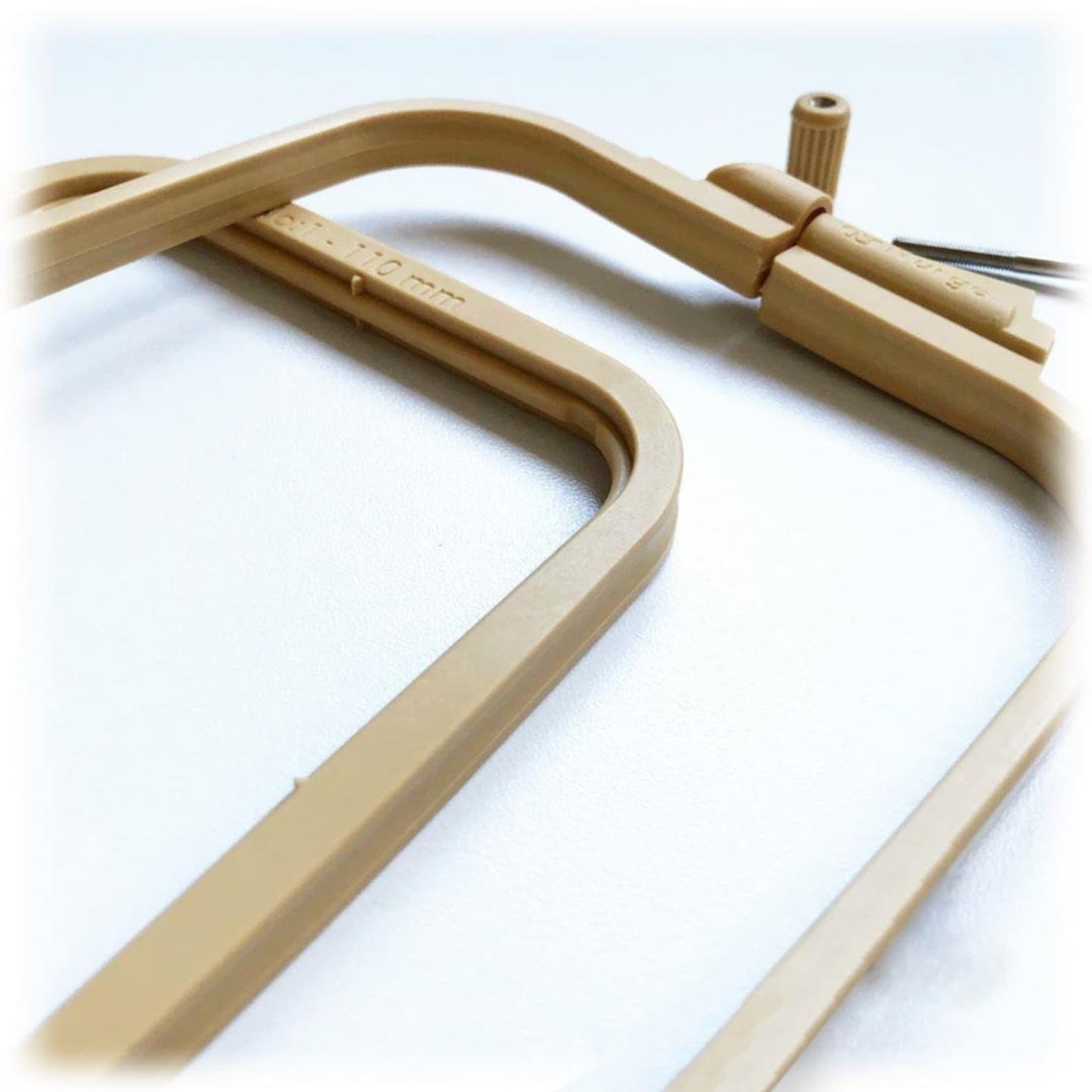 Brown Square Embroidery Hoop - Nurge Flexible Cross Stitch Hoop
