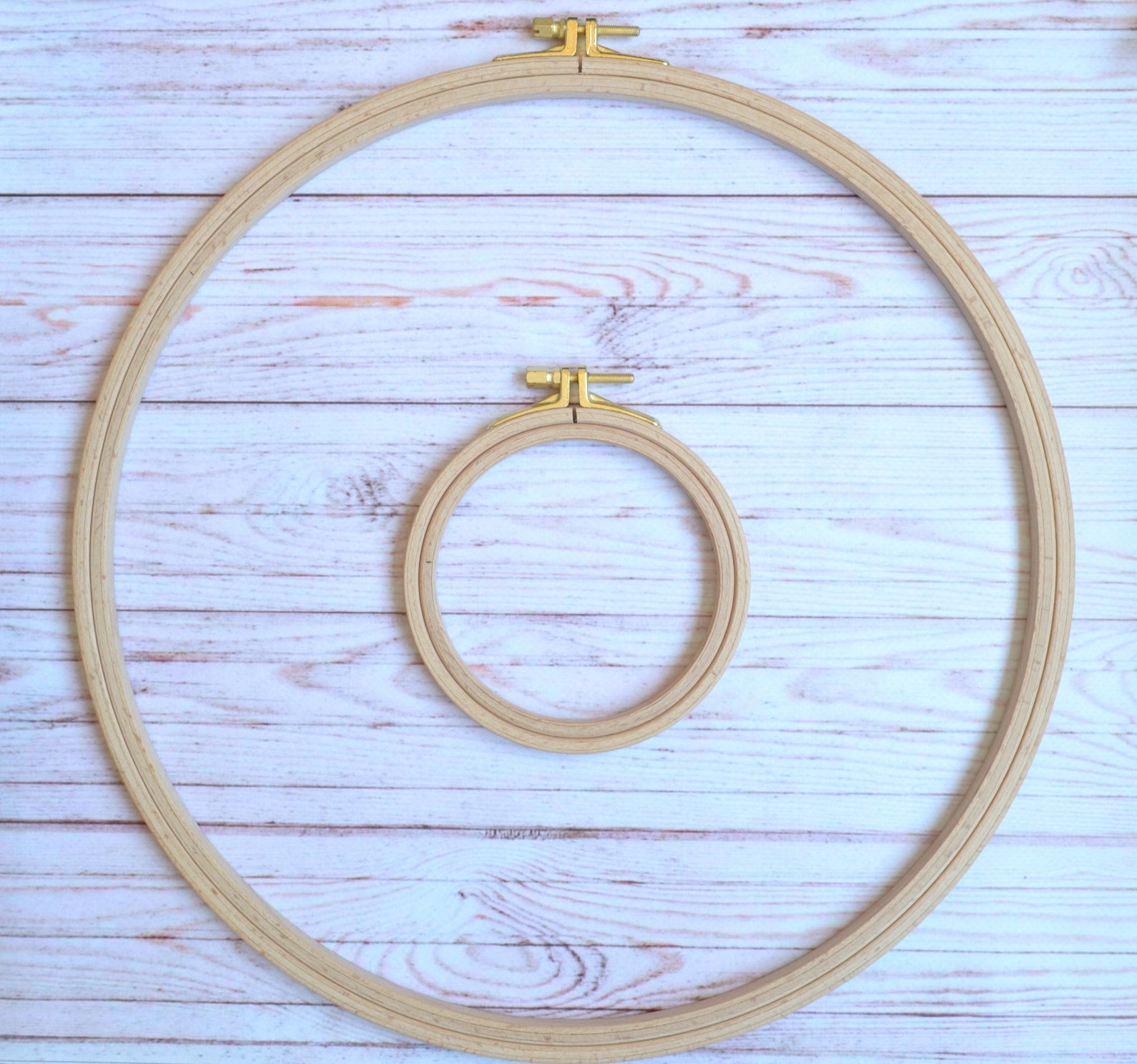 Nurge Embroidery Hoop, Wooden Hoop for Embroidery and Cross Stitch, Round Wooden Frame, High