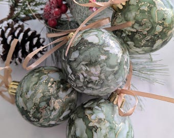 Set of 4 Forest Glow Hand Painted Baubles, Moss Green & Gold Alcohol Ink Art, Nature Inspired Christmas Décor, Lightweight Ornaments, 6cm