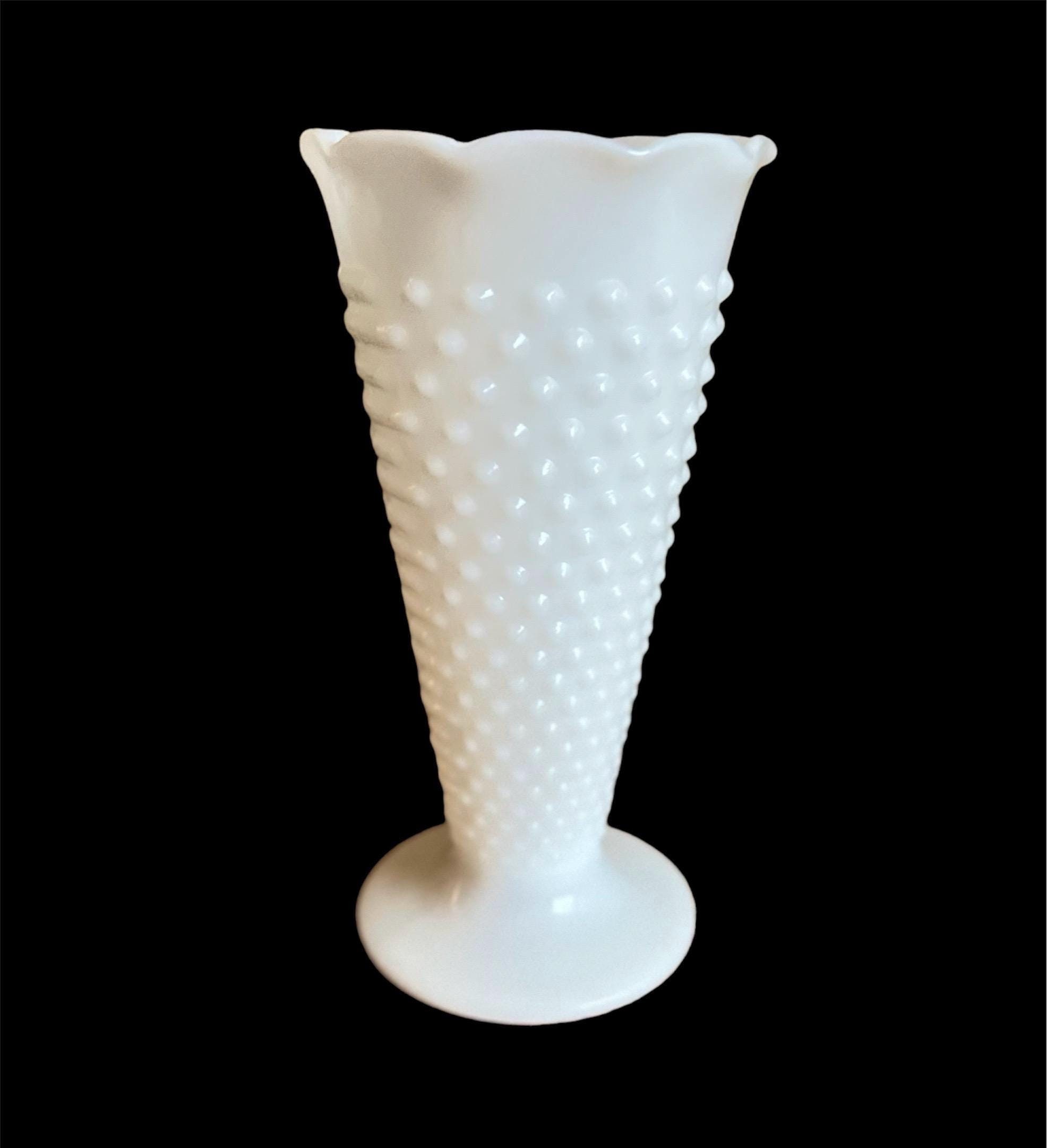 Vintage Anchor Hocking Hobnail Milk Glass Scalloped Cone Shaped Tall Vase 9.5”