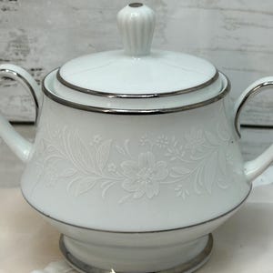 Noritake Ranier Sugar Bowl with Lid White on White Floral Rim Platinum Trim Excellent