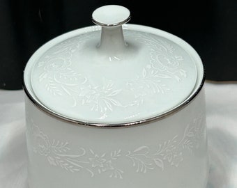 Noritake Riena Lidded Sugar Bowl White on White Flowers Platinum Trim Excellent