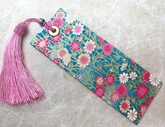 Beautiful Japanese Bookmark, Chiyogami Paper, Pink and Blue Summer Flower Design, Card Bookmark, decorative pink tassel, Book Lovers Gift