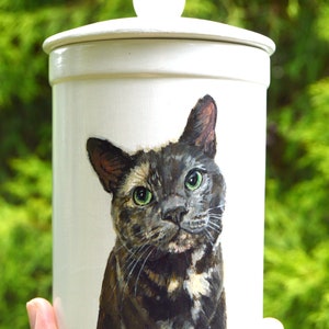 Custom Cat Urn, Ceramic pet urn for ashes, Cat Memorial with hand painted portrait, Personalized small pet urn image 3