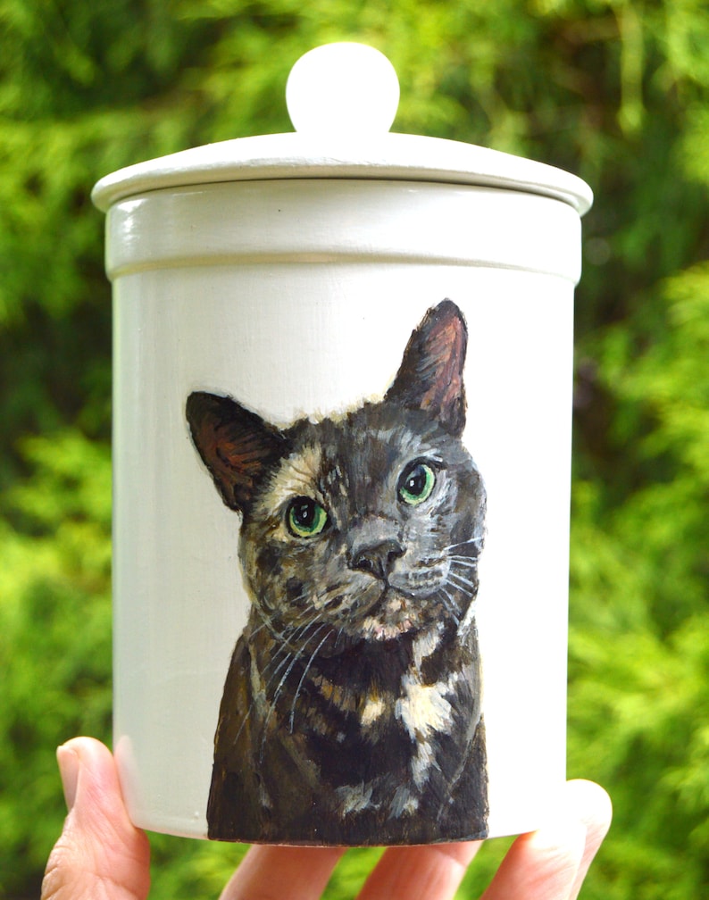 Custom Cat Urn, Ceramic pet urn for ashes, Cat Memorial with hand painted portrait, Personalized small pet urn image 3