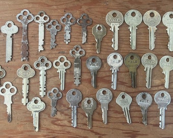 KEYS 36 Antique YALE & TOWNE Keys Flat Skeleton Push Keys Pat. 1880 x2 Silver Stamford Conn. USn Electric Clum Vintage Lock Key Lot
