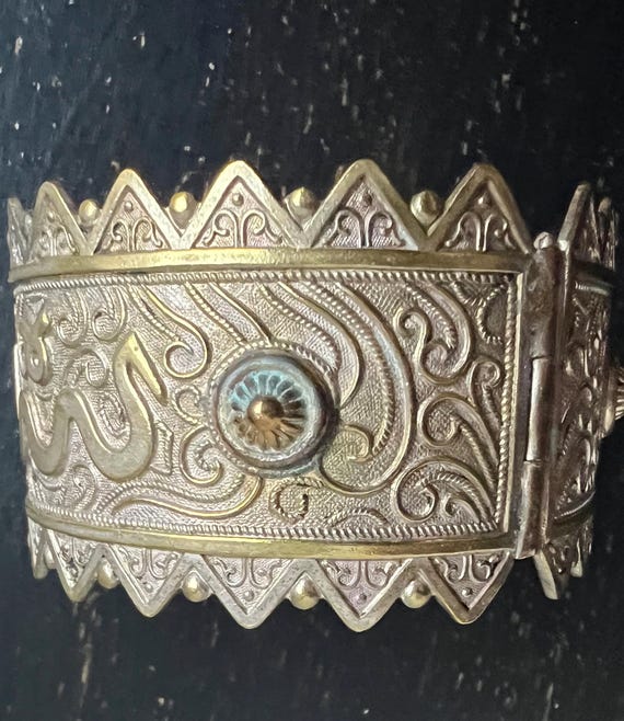 Antique Middle Eastern Hinged Cuff Bracelet — Gil… - image 8