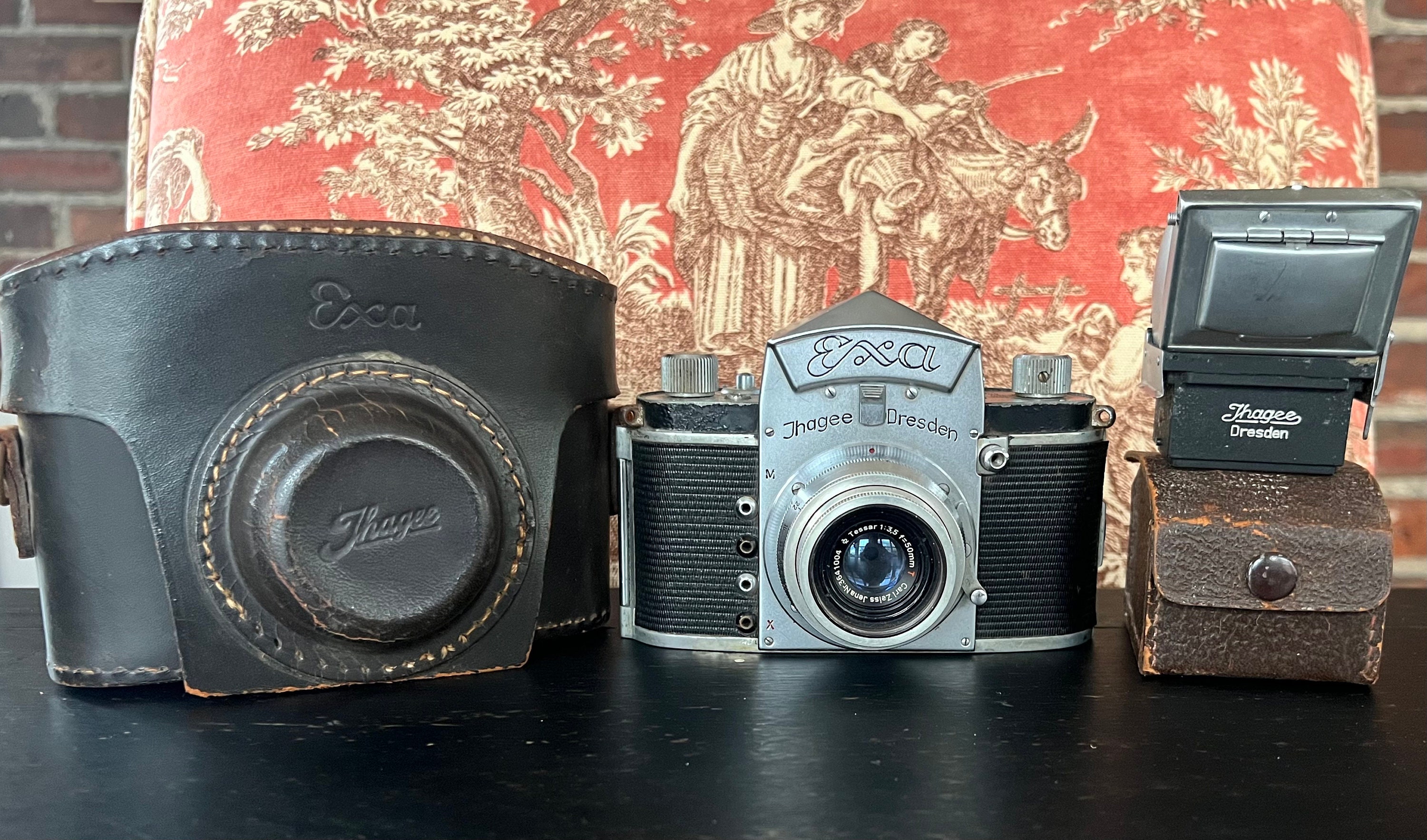 Camera 1950s EXA Jhagee Ihagee Dresden Camera with Exacta