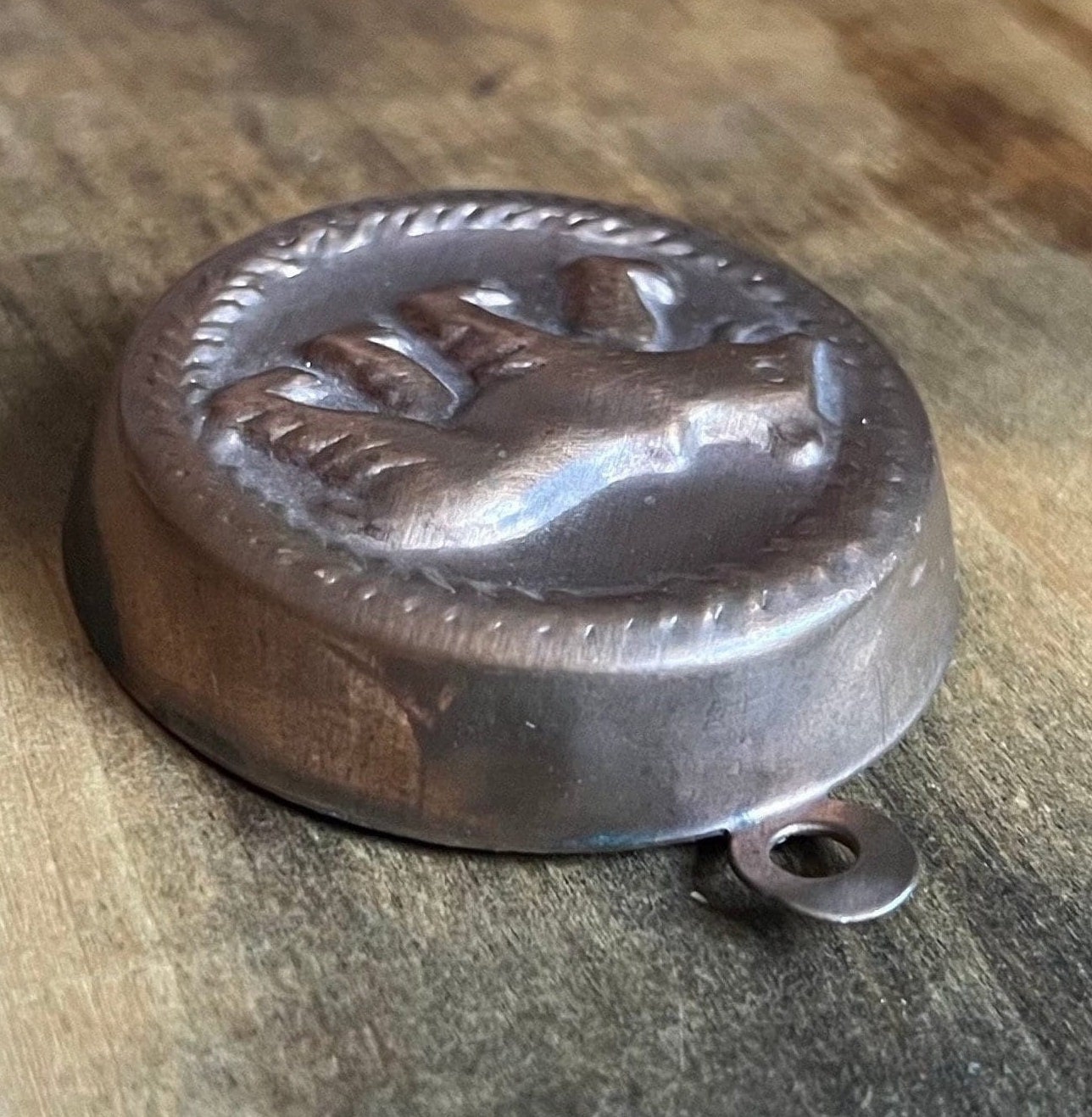 Moule d'une poupée en cuivre ou fonte, soudée par une plaque - Lot 214