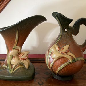 Vintage Roseville Pottery Zephyr Lily Pair: Jug (22-6) & Cornucopia Vase (203-6) 1946 6.5” Green Brown