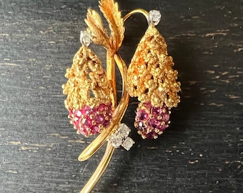 BROOCH Vintage 18k Gold Diamond & Ruby Cluster Brooch Botanical Berry Pin 2.5” 18.5g Nugget Textured Yellow Gold Estate Jewelry