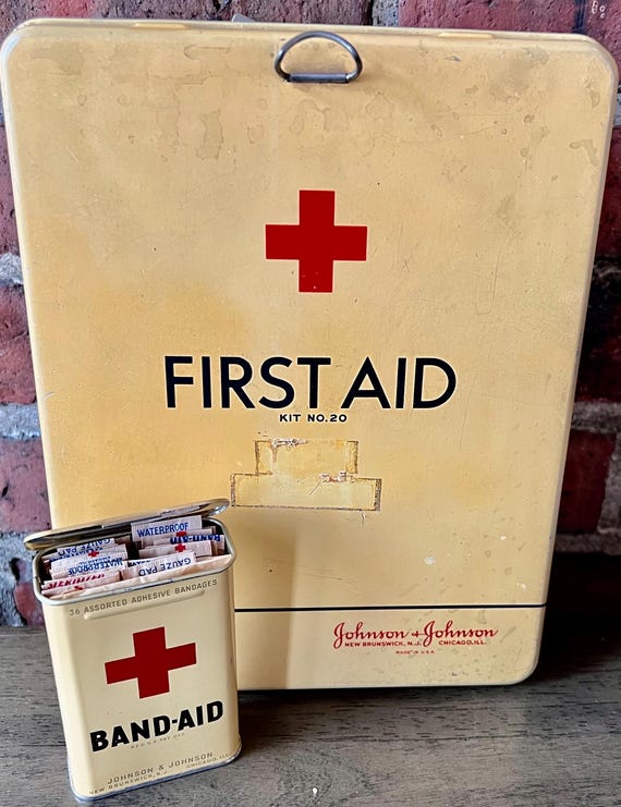 JOHNSON&JOHNSON FIRST AID缶ジョンソンエンドジョンソン JOHNSON&JOHNSON FIRST AIDジョンソンエンドジョンソン缶 - メルカリ