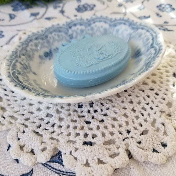Gorgeous Johnson Brothers antique soap dish. This flow blue Dorothy English made soap dish will add a sweet Victorian touch to your vanity.
