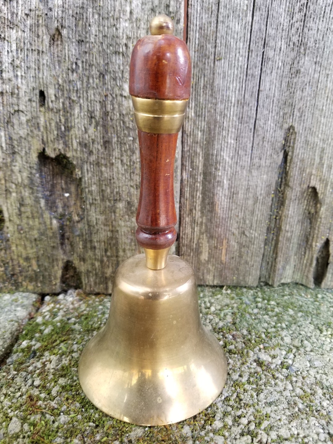 Cloche En Laiton Classique Avec Manche En Bois - 15 Cm De Haut, Son Clair - Décoration Noël, Mariage, école, Signal