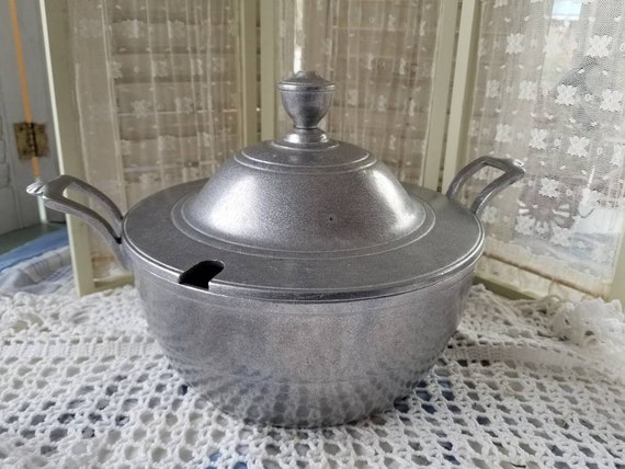 Beautiful Colonial Inspired Pewter Soup Tureen. This Vintage