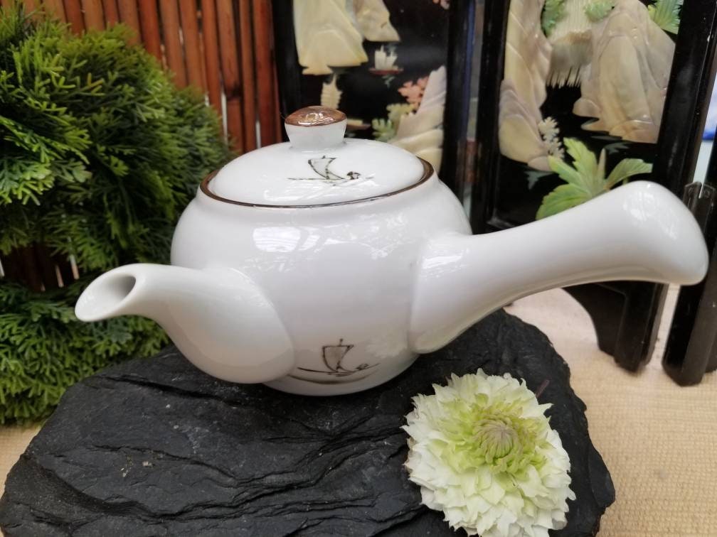 Beautiful HandPainted Glazed Oriental Kyusu Tea Pot. This Single