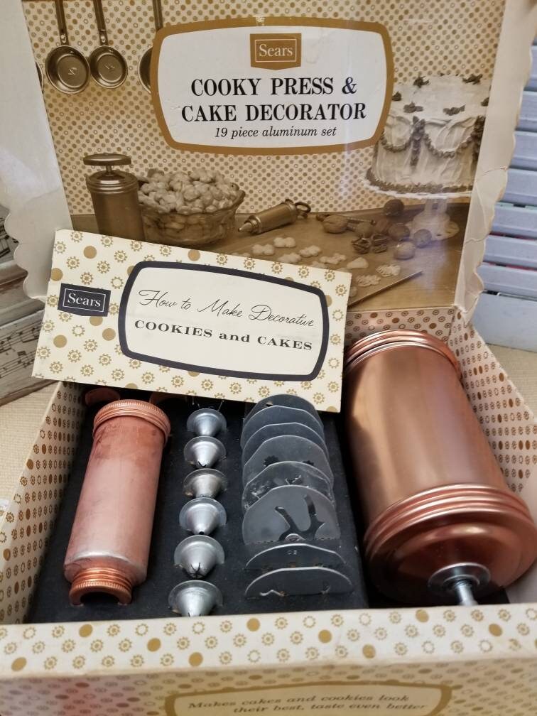 Mid Century Maid Of Honor Cooky Press & Cake Decorator Set, Sears