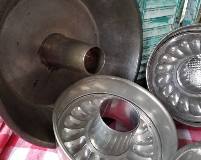 Delightful Heavy West German Springform Pan. This Kaiser Springform 9