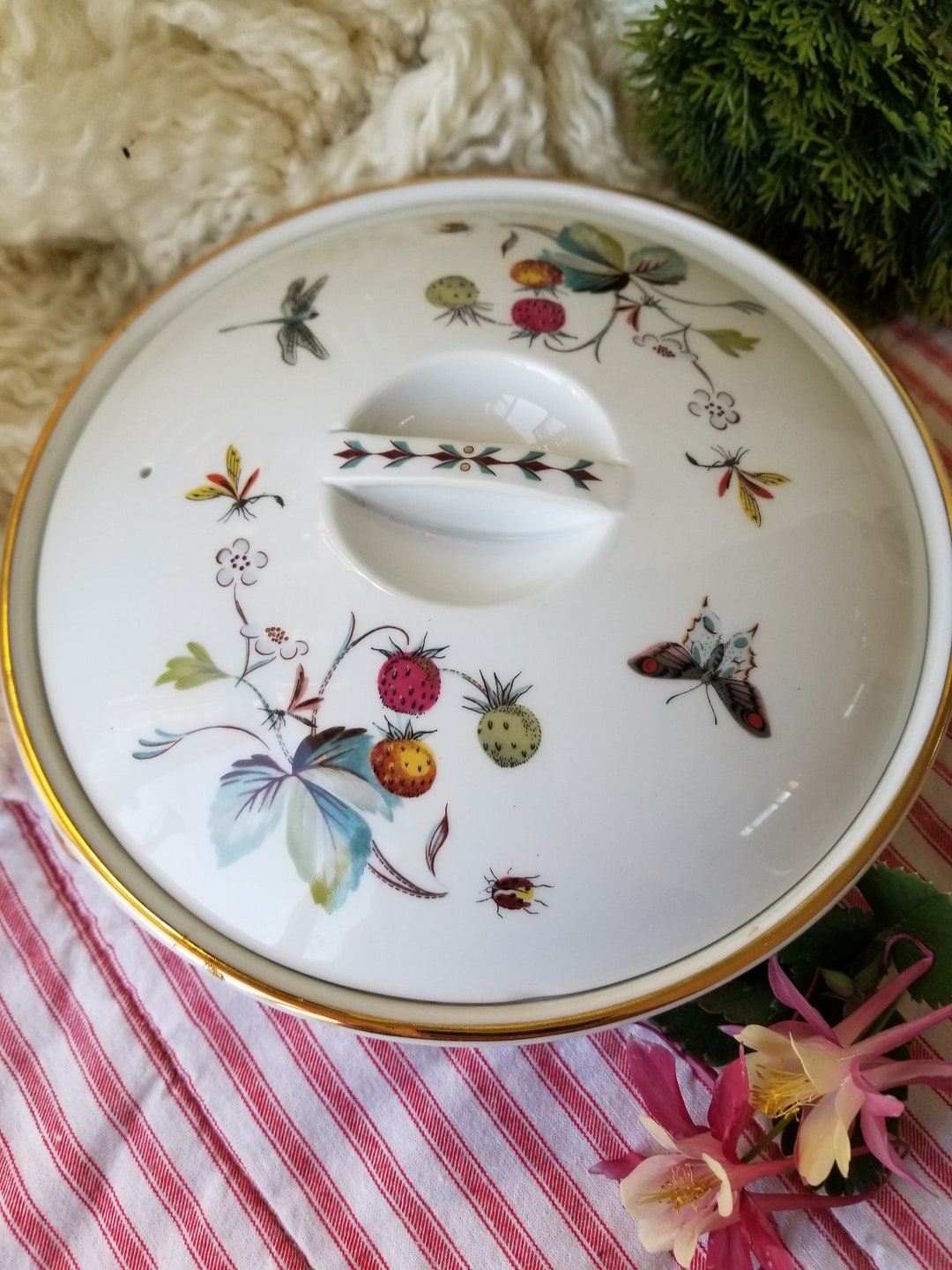  Worcester - 英国製  WORCESTER  野苺と金彩装飾が美しいプレート Royal Worcester - 英国製 ROYAL WORCESTER 野苺と金彩装飾が