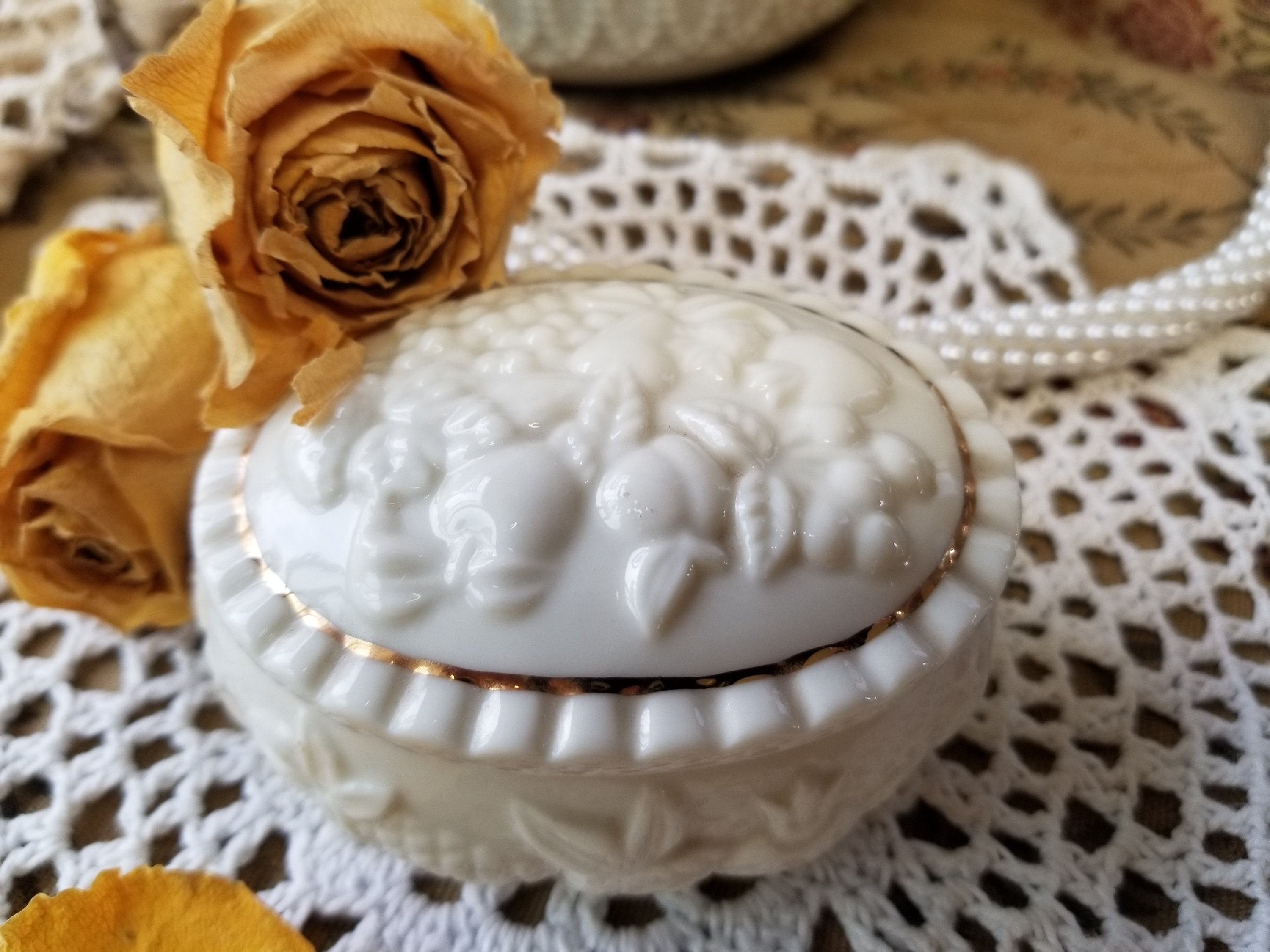 Beautiful and Delicate Vintage Lenox 1998 Gold Gilded Porcelain