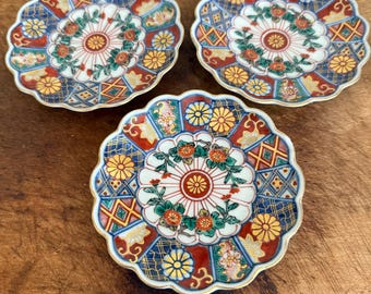 Set of 3 Antique Porcelain Imari Miniature Japanese Plates