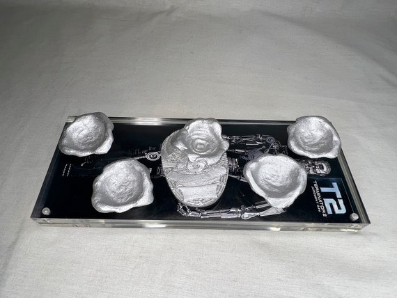 ターミネーター2、審判の日、T-1000、液体弾痕とバッジセット、樹脂製