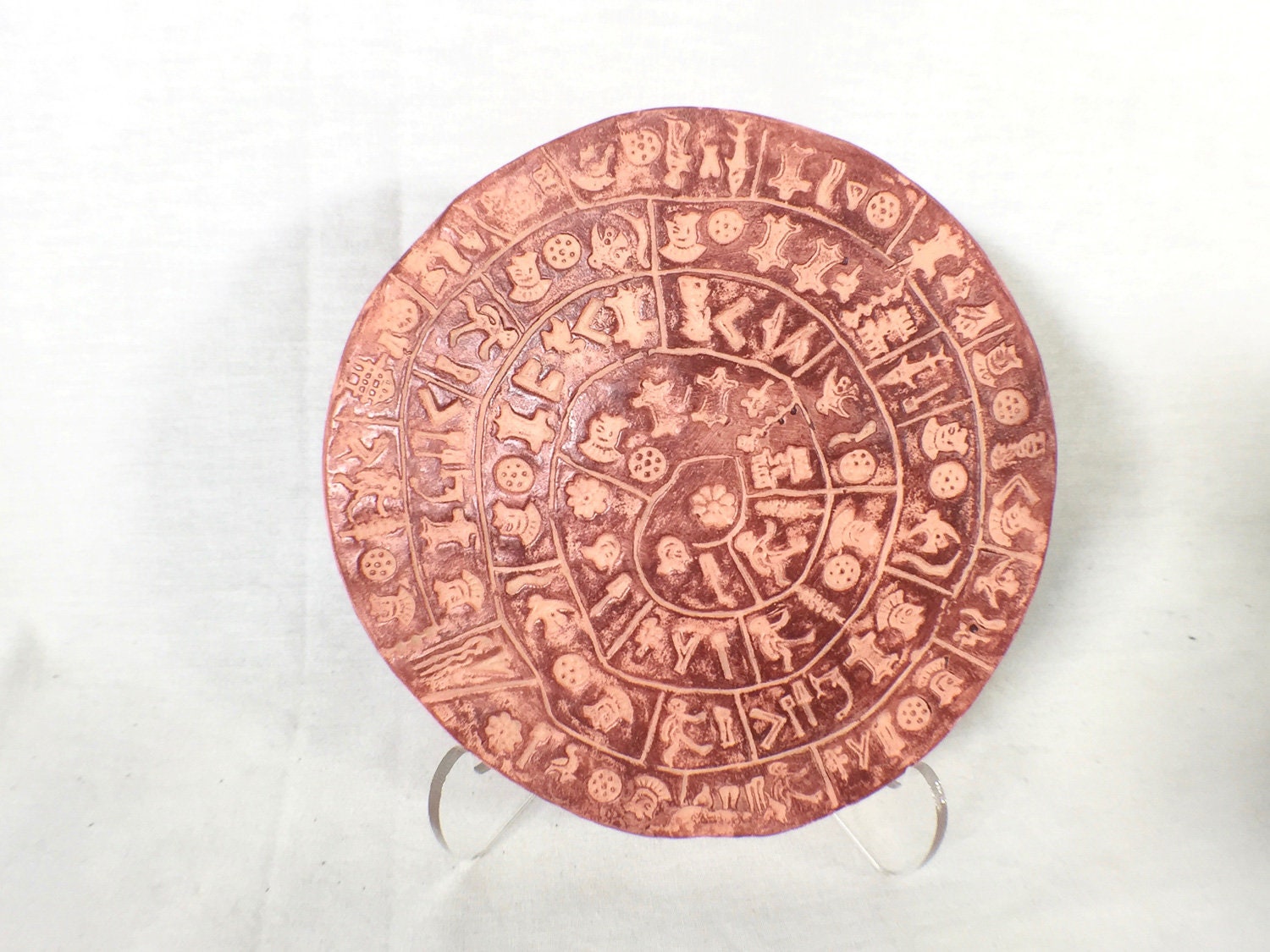 ファイストス円盤、ミノア文明の謎のレプリカ、非常に精巧なアイテム