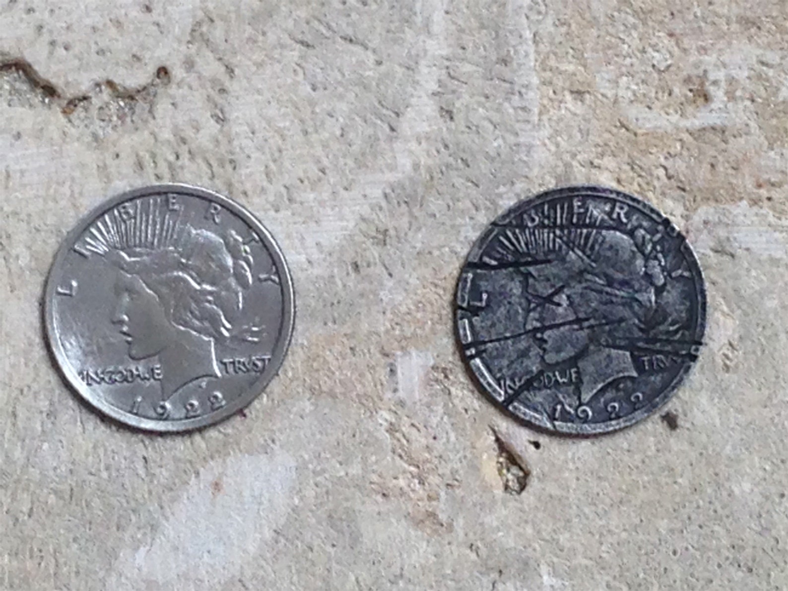 монета бэтмен новая зеландия. монета бэтмен. бэтмен монета 80. доллар монета из бэтмена. монета бэтмена.