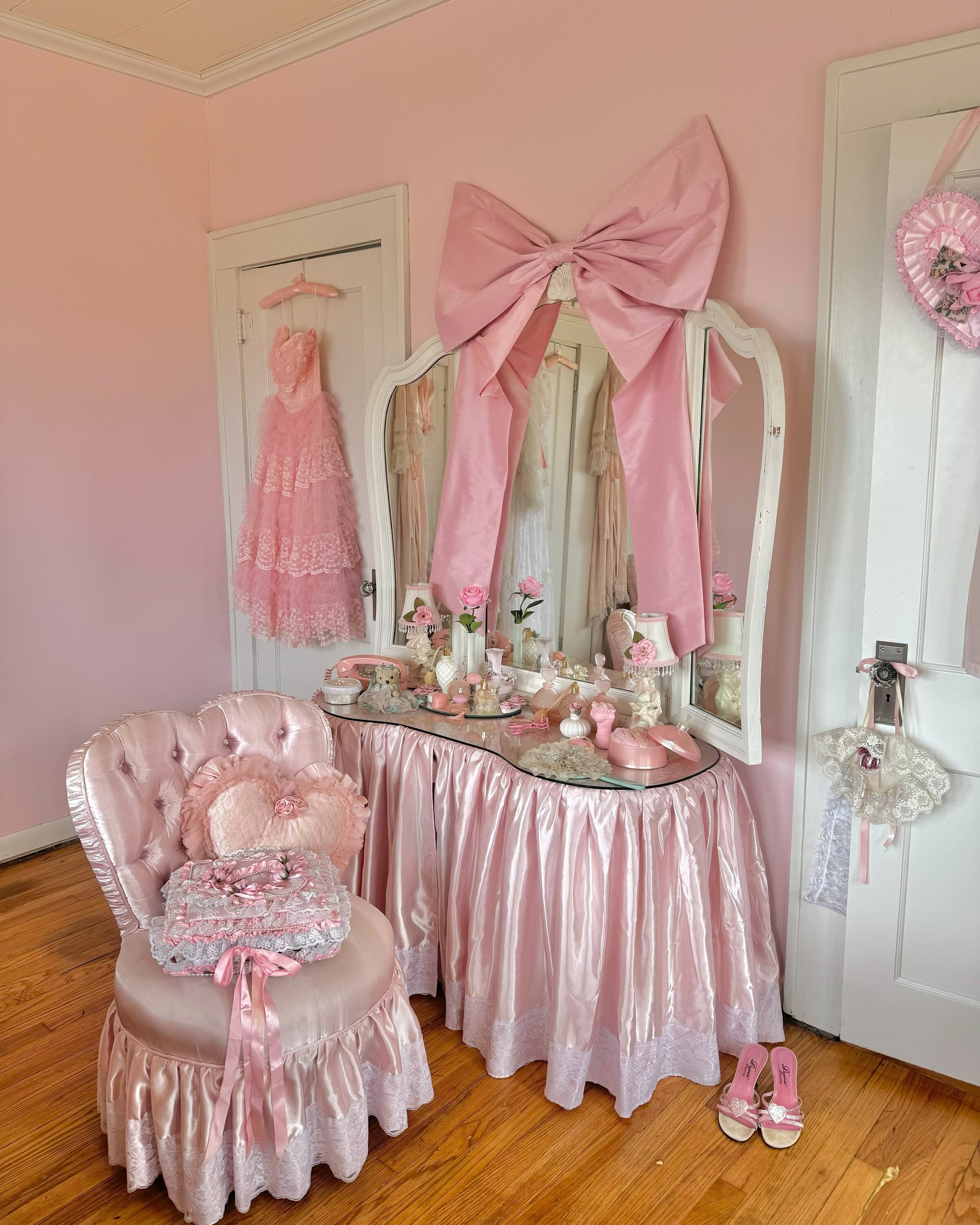 Lazo grande rosa chicle / Cumpleaños, despedida de soltera, fiesta de té,  fiesta en el jardín, hogar, dormitorio, decoración de tocador, estilo  shabby chic, muñecas - Etsy México, image size:2400x3000