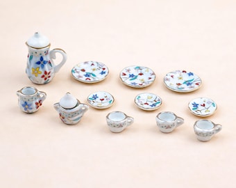 Miniaturowy kwiatowy zestaw do herbaty 1:12, Kolorowy porcelanowy zestaw do herbaty w stylu domku dla lalek, Małe filiżanki i talerzyki do herbaty, Fantazyjna dekoracja ogrodu wróżek