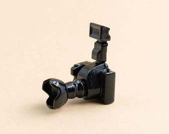 Miniature metal camera, Dollhouse camera prop, Tiny camera model, Mini photography accessory, Dollhouse decor