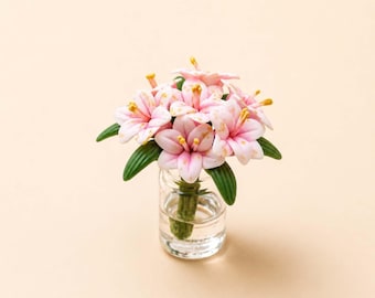 Miniature Lily Bouquet, 1:12 Tiny Flower Vase, Dollhouse Decor, Fairy Garden Accessories, Mini Flowers