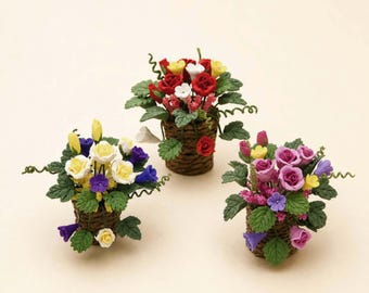 Miniature rose flower bouquet, 1:12 Mini clay flowers, Dollhouse floral decor, Fairy garden accessory, Tiny colorful bouquet