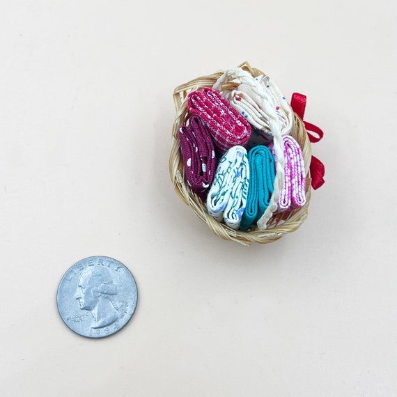 SOPOTUTU Miniatur Stickkorb Für Puppenhaus - DIY Nähzubehör Im Mini-Format