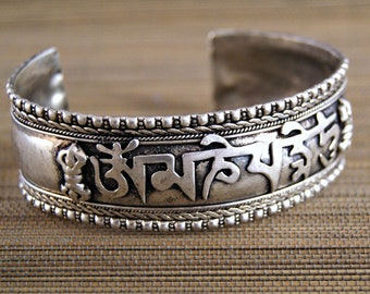 Wide bangle with mantra and dorje ~ Tibet (689)