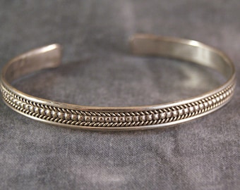 Bangle ~ Pearl Design ~ Tibet Nepal (1452)