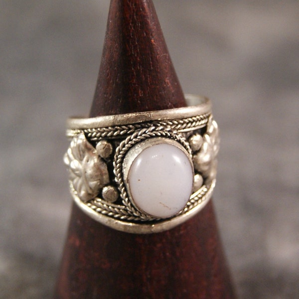 Nepal Moonstone Ring Etsy UK