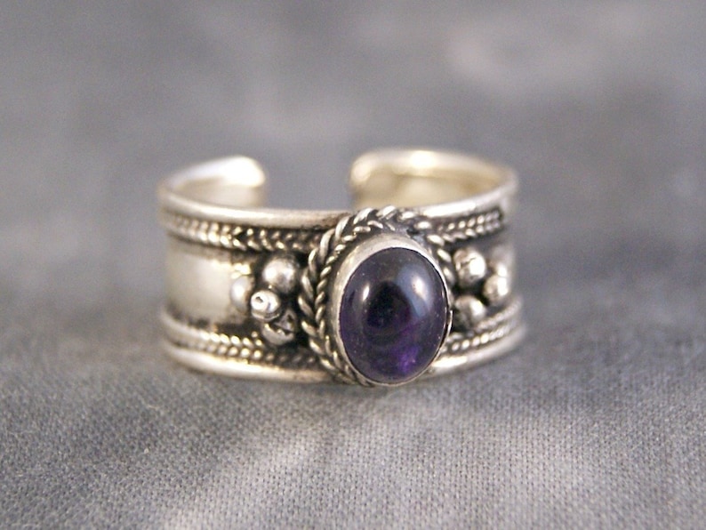 Verzierter Ring mit Amethyst Nepal 681 Bild 1