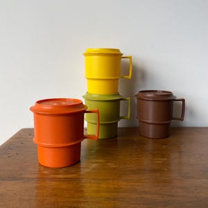 Lot De 4 Tasses Gobelets Vintage Tupperware - Plastique Multicolore - Parfait Pour Camping Ou Pique-nique - Occasion