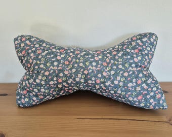 Reading pillow, reading cushion, relaxation pillow, neck support, neck pillow, neck roll, motif: flowers