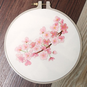 DIY クラフトキット、初心者向け刺繍キット、桜の刺繍パターン、フープアート手刺繍アート、モダン刺繍 DIY キット、彼女へのギフト
