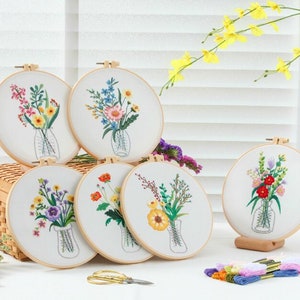 Embroidery Kit Beginner, Flowers Embroidery kit, Hand Embroidery kit, Modern Embroidery, Hoop Art Embroidery Kit, DIY Embroidery Kit Designs