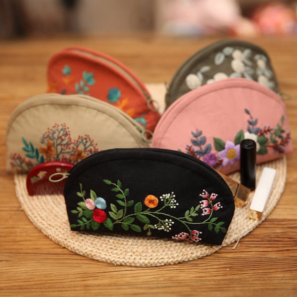 Embroidery Kit Cosmetic Bag, Zipper Canvas Bag Embroidery Pattern, Wash Bag, Makeup Bag,Embroidery and Sewing Kit, Coin Purse, Gift For Her