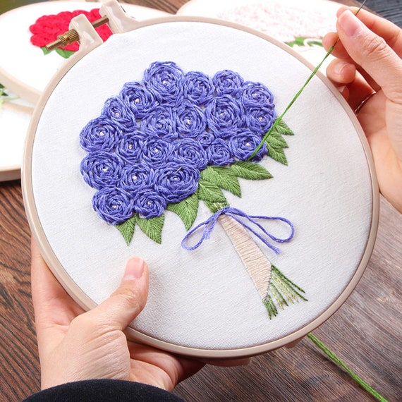  Flower Borders & Wreaths Floral Embroidery Pattern Kit - 21 Fun  Modern Water Soluble Embroidery Patterns - Easy to Use for Beginner to Adult