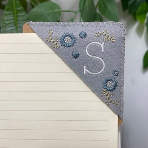 Personalized Hand Embroidered Corner Bookmark -book Corner Decoration ...