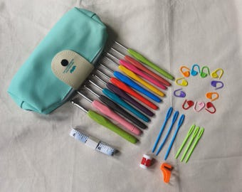 1 Set (11 Pieces) Crochet Hooks Set TPR+Aluminum Ergonomic Crochet Hooks with Case, Gift for Crocheter, Christmas gift for Crocheter