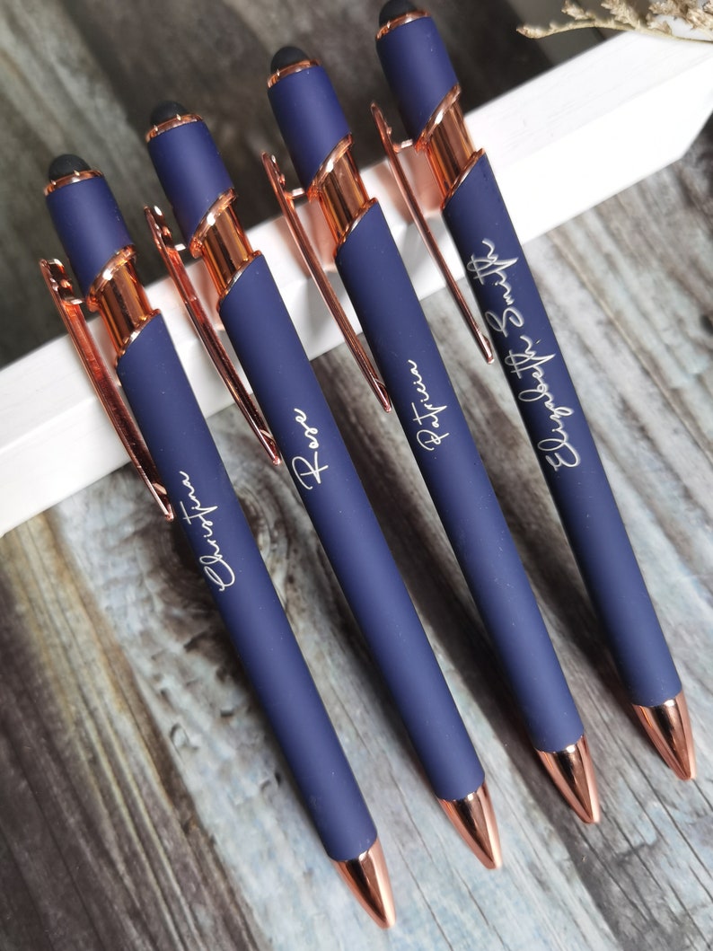 Personalisierter luxuriöser Soft-Touch-Stift in Roségold, gummierter Soft-Touch-Kugelschreiber, ausgefallener individueller Stift, Geschenkstifte für Sie, individueller Stift mit Gravur Bild 4