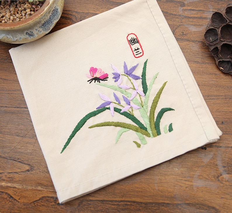 christmas gift Kit Handkerchief Embroidery Kit For Beginner Napkin Hand Embroidery Kit Modern Embroidery Kit flowers Embroidery Pattern