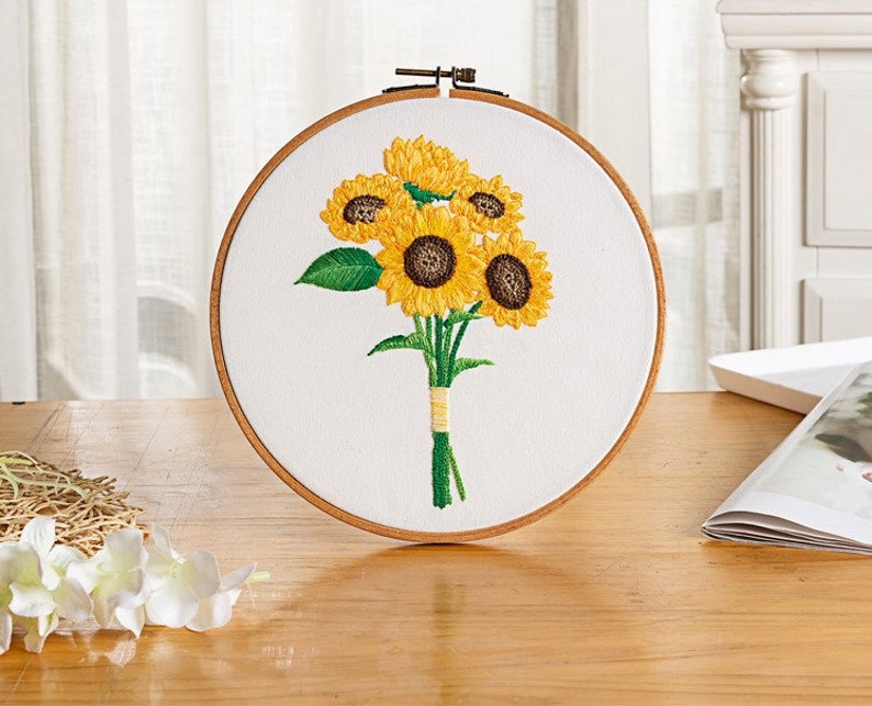 Floral Beginner Embroidery Kit Modern Flower Plant Hand Embroidery Full Kit DIY Floral Needlepoint Hoop Wall Art Kit Pattern A