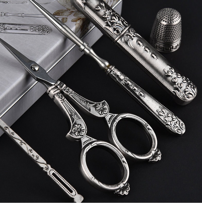 4Pcs Vintage Sewing Kit - Brass Thimble, Thread Cutter, Scissors In Wooden Box